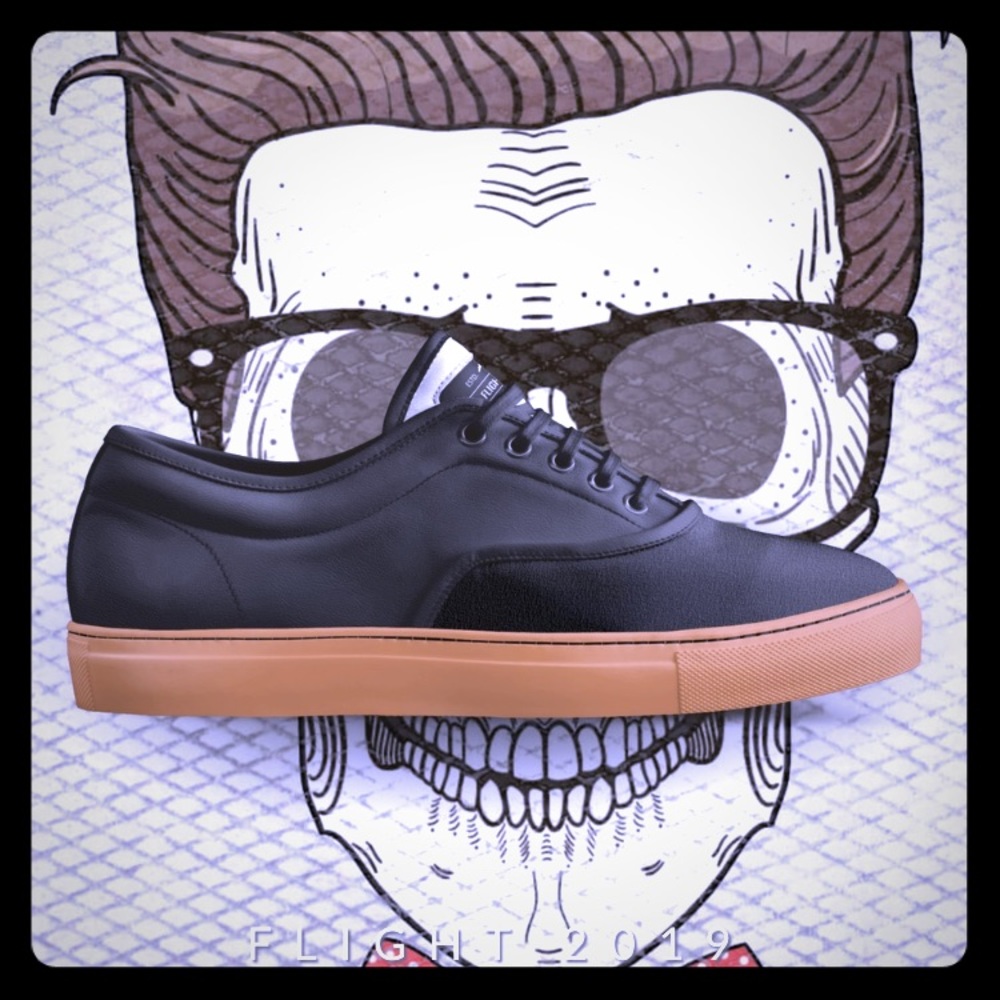 Men’s Italian leather casual sneakers.